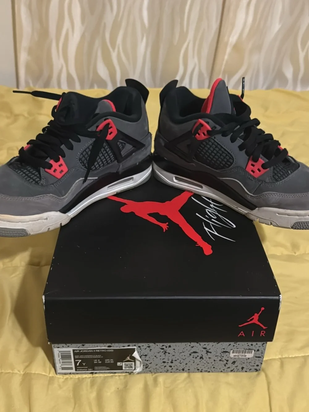 Jordan Men's Sneakers in Gray, Black and Red